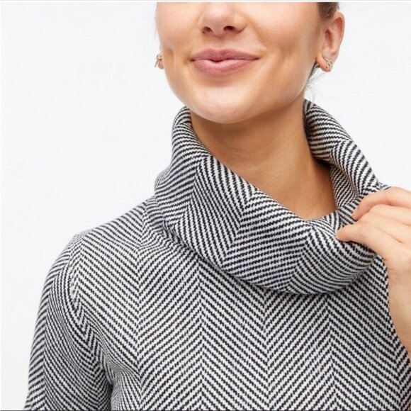 J. Crew Long-Sleeve Funnelneck Pullover 'Huge Herringbone Ivory' Black Size XS - Picture 3 of 5